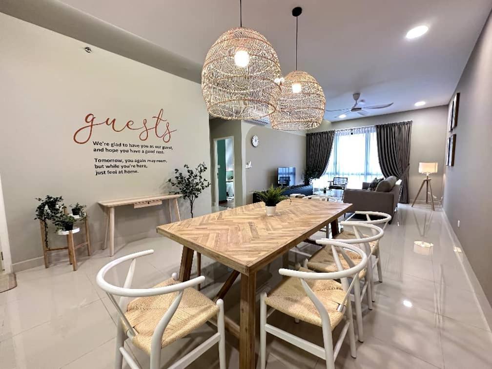 The Apple Premier Condo Three Bedroom In Melaka Exterior photo