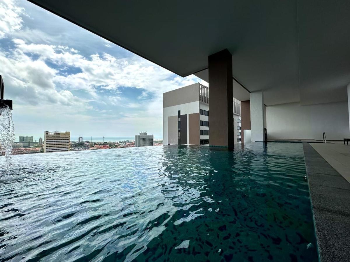 The Apple Premier Condo Three Bedroom In Melaka Exterior photo